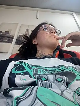 lamonitora online show from March 2, 9:42 pm