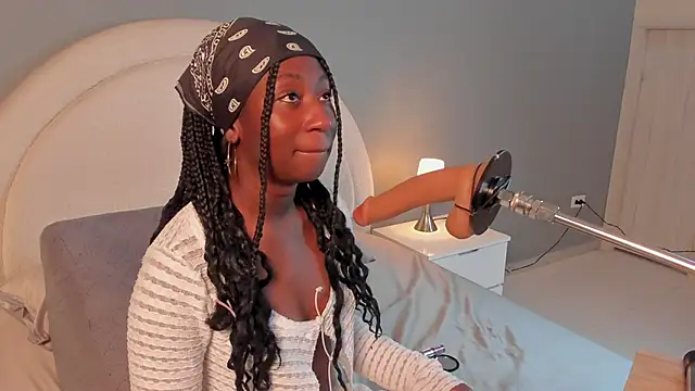 zoepinkett online show from March 16, 3:53 am