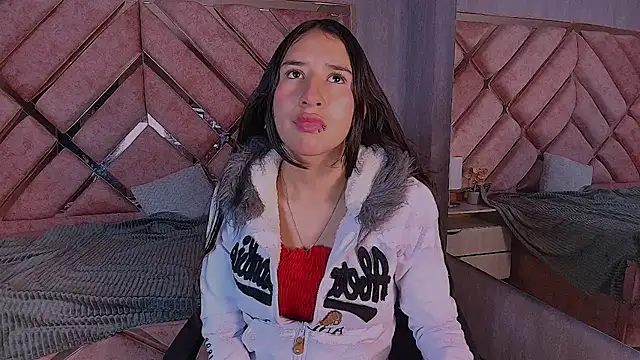 LilyRossi  online show from April 18, 1:02 pm