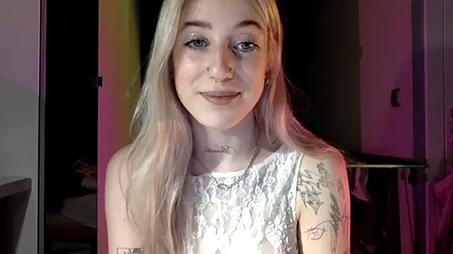 EmmyWet online show from April 23, 6:21 pm