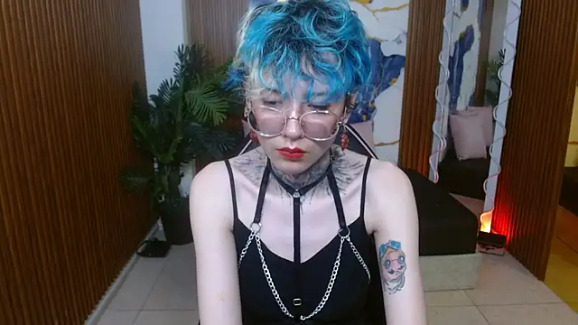 Lyra tay online show from April 17, 9:50 pm