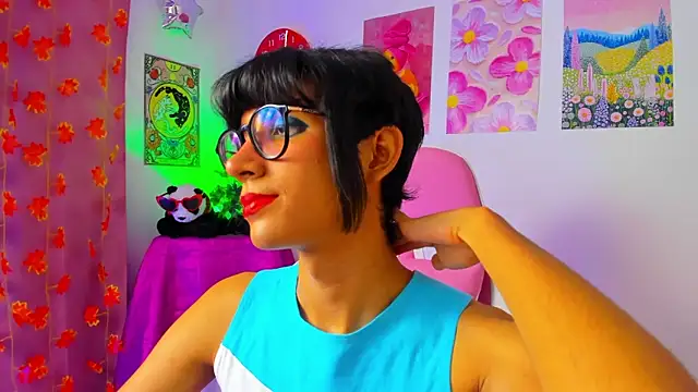 Madeline 21 online show from April 17, 12:18 pm