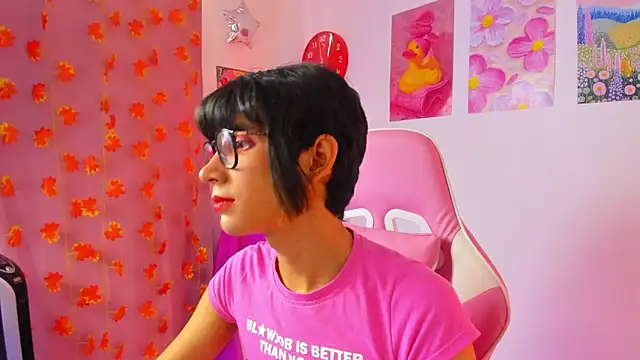 Madeline 21 online show from April 18, 12:29 pm