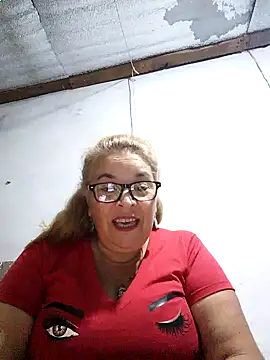 momismilf544 online show from April 15, 4:35 am