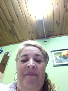 momismilf544 online show from May 31, 10:44 pm