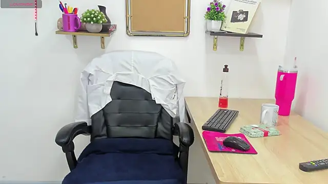 Stefy cg online show from April 1, 7:00 pm