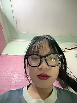 Leeeeiu online show from June 30, 3:22 pm