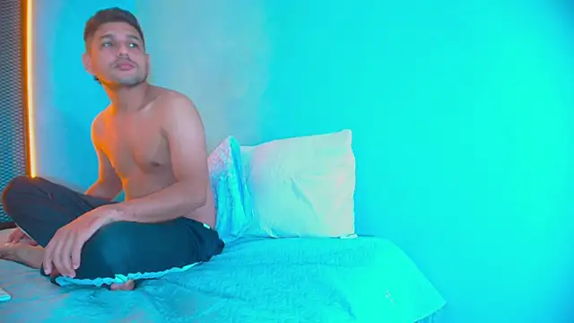 Hornyshow1 online show from March 24, 11:59 am