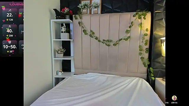 Crowm le online show from April 17, 3:58 pm