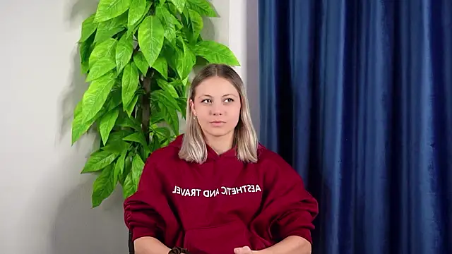 VeniceMoock online show from March 4, 9:38 am