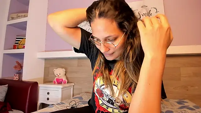 EmmaSanchez  online show from March 31, 8:20 pm