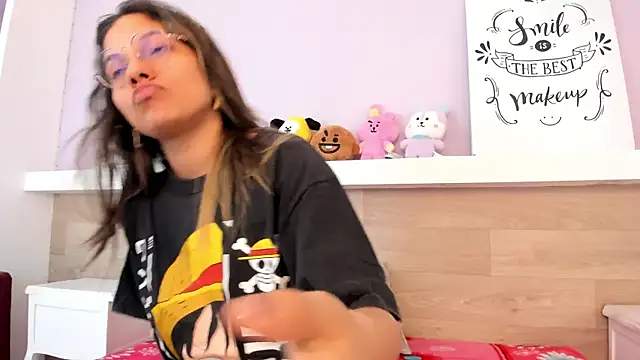 EmmaSanchez  online show from April 6, 8:21 pm