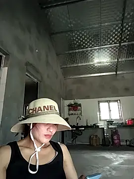 Lilinn  online show from April 9, 6:19 am