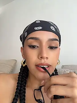 Mia-villalobos online show from July 15, 3:39 pm