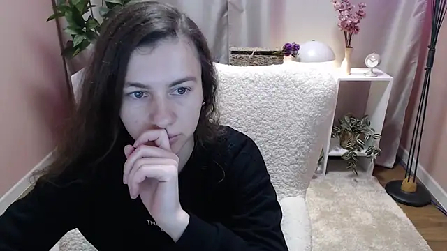 MistyBree online show from April 9, 7:36 am