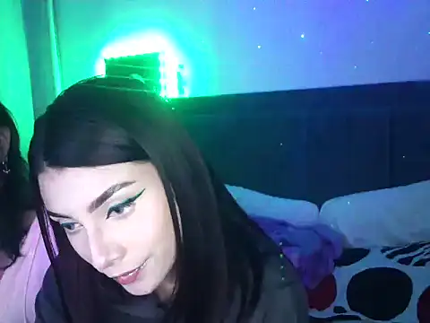 JadeYJacob online show from March 21, 5:23 am