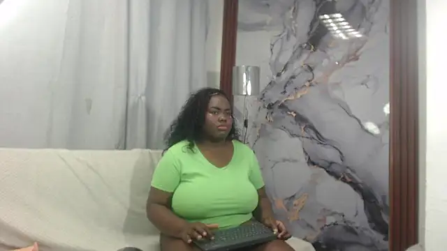 sophie blake1 online show from March 17, 9:30 pm