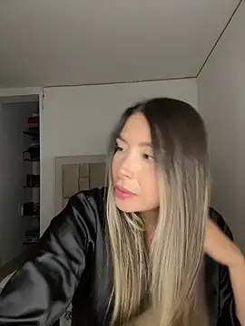 Julie Rosse online show from July 13, 4:24 am