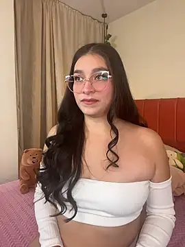 Caandace online show from June 3, 8:03 pm
