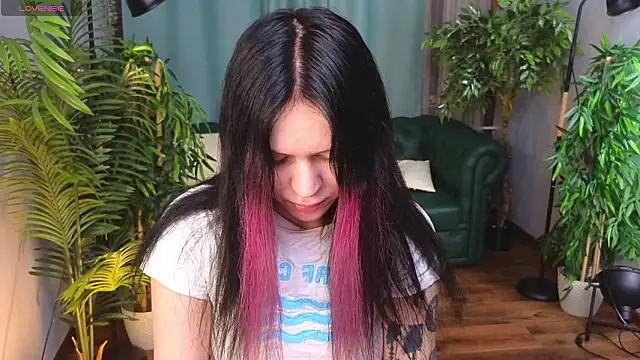 kittenlolla online show from March 25, 5:44 am