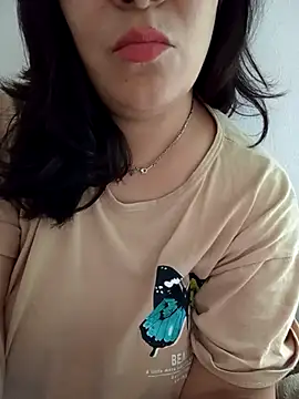 Meluxxx online show from April 9, 6:35 pm