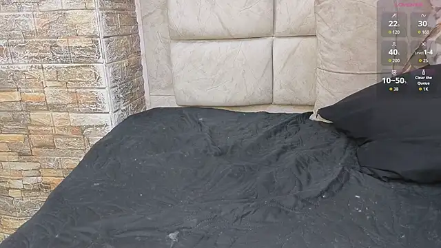 amarahanks11 online show from April 11, 7:45 am