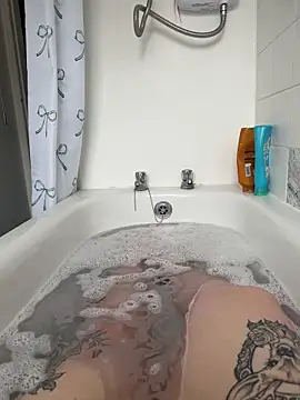 BeeMay22 online show from March 31, 8:36 am