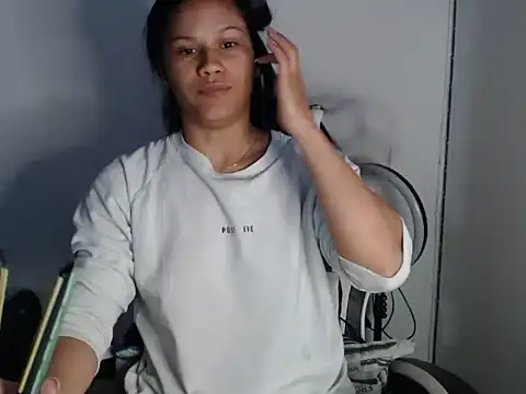 KathLovee online show from June 9, 10:25 am