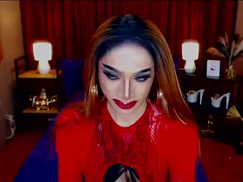 KieraLee online show from April 18, 7:07 pm