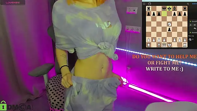 Emma Dusk online show from May 31, 1:11 am