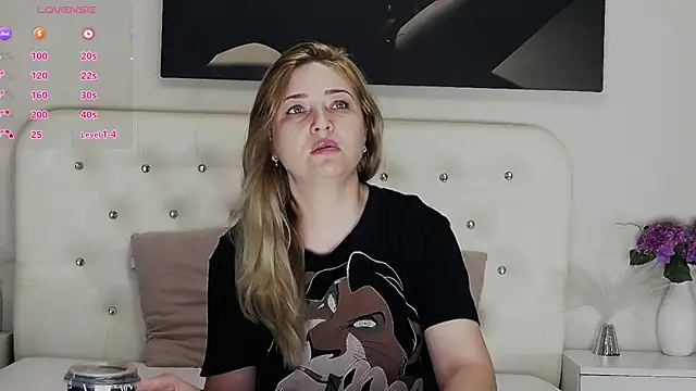 MellanieBliss online show from April 28, 4:38 am