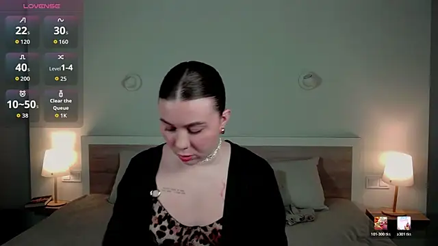 HermioneMoon online show from March 25, 4:10 pm