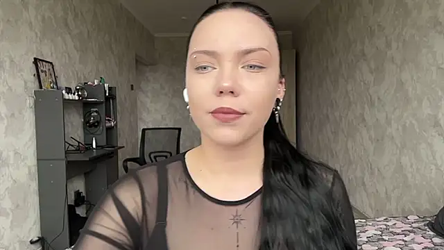 AlisNoire online show from April 13, 12:39 pm