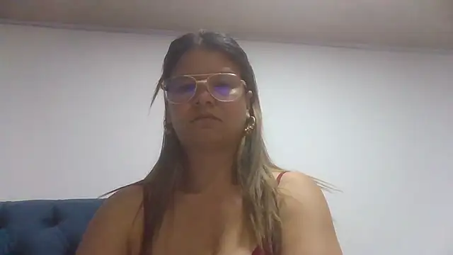 Jiwon Han online show from April 8, 5:31 am