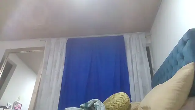 Jiwon Han online show from April 13, 11:27 pm