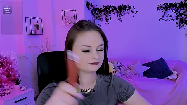 miss courtney  online show from June 19, 11:14 am
