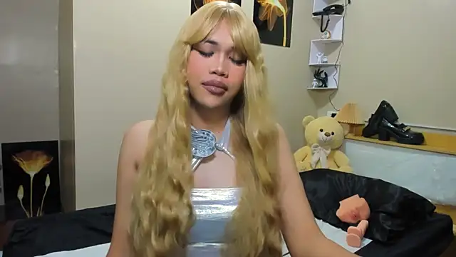 hugecelestina online show from April 15, 2:28 pm