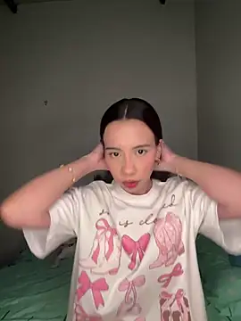 Nicole Cute04 online show from April 5, 4:44 am