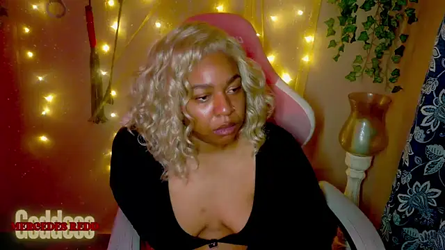 Goddess MercedesRedd online show from June 26, 1:34 pm