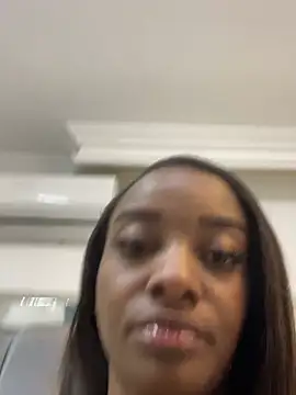 SandyAdaezee online show from April 14, 12:05 pm