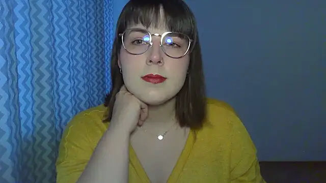 ClaraHard online show from April 11, 4:32 pm