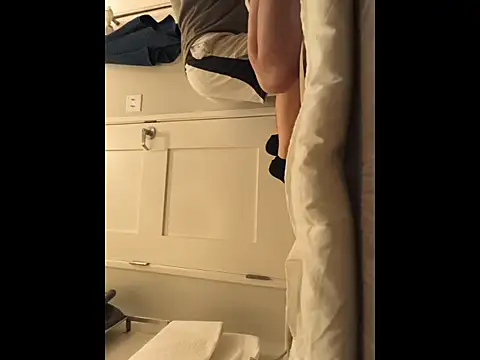 luckilyfound3 online show from March 31, 8:53 pm