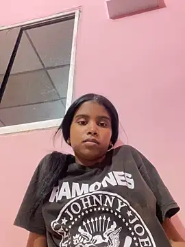 shiaravalentina online show from March 4, 10:11 am