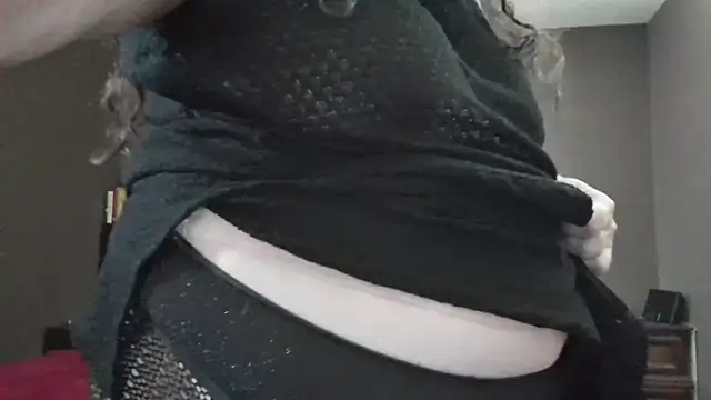 HighnessNikki online show from March 17, 8:35 pm