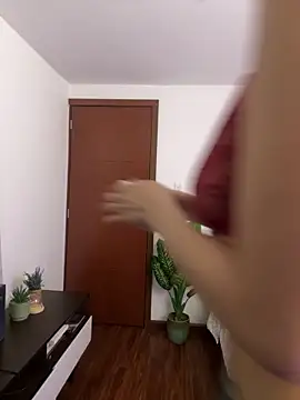 Suki 3 online show from April 17, 11:40 pm