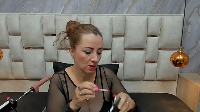 Milf Drip online show from May 28, 12:25 pm