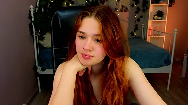 TiffanyVex online show from April 21, 3:30 pm