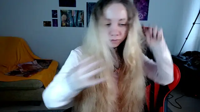 Nica Kawaii online show from March 24, 6:41 am