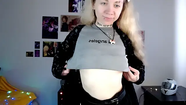 Nica Kawaii online show from April 14, 8:03 am