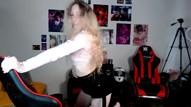 Nica Kawaii online show from March 29, 9:30 am